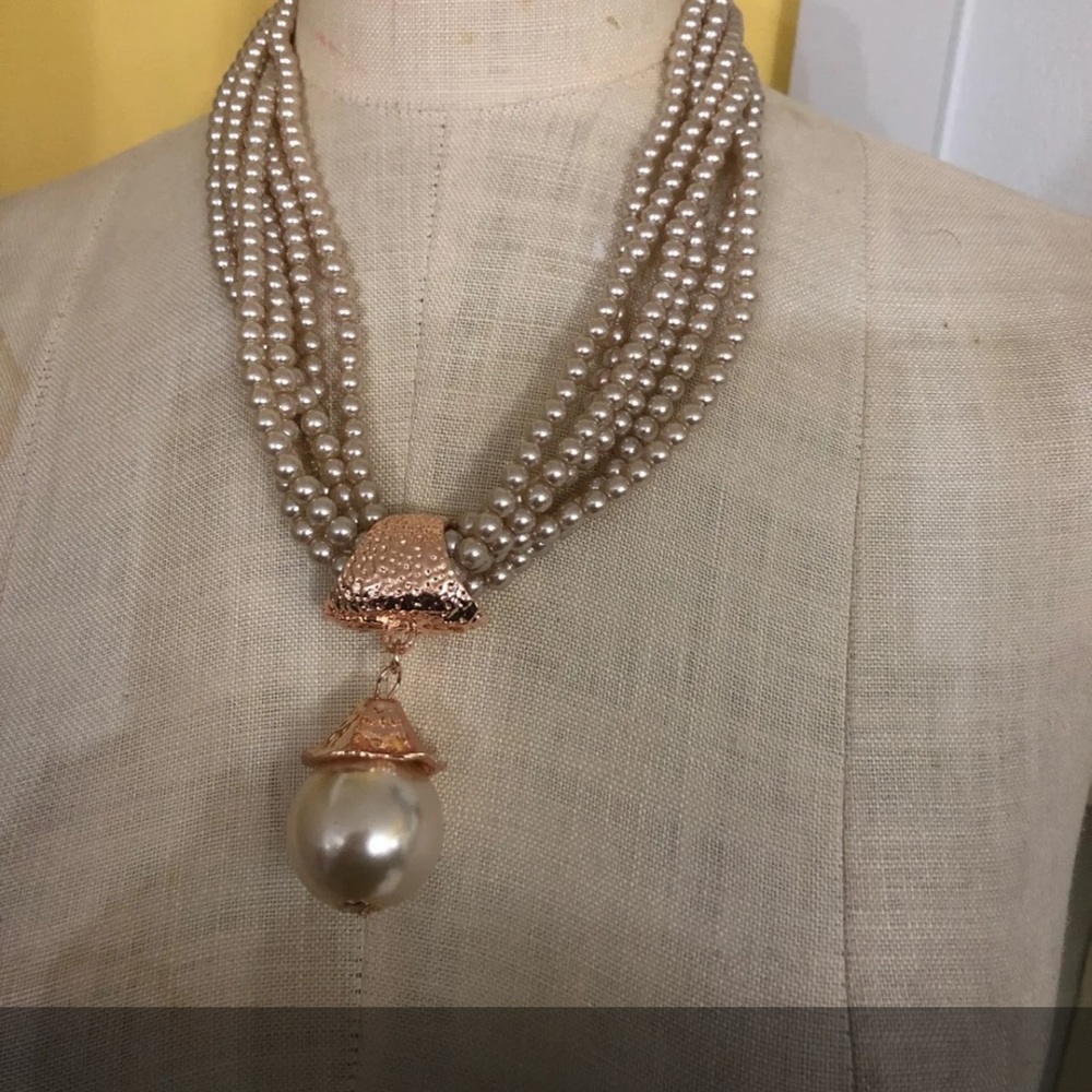Ayana B necklace set